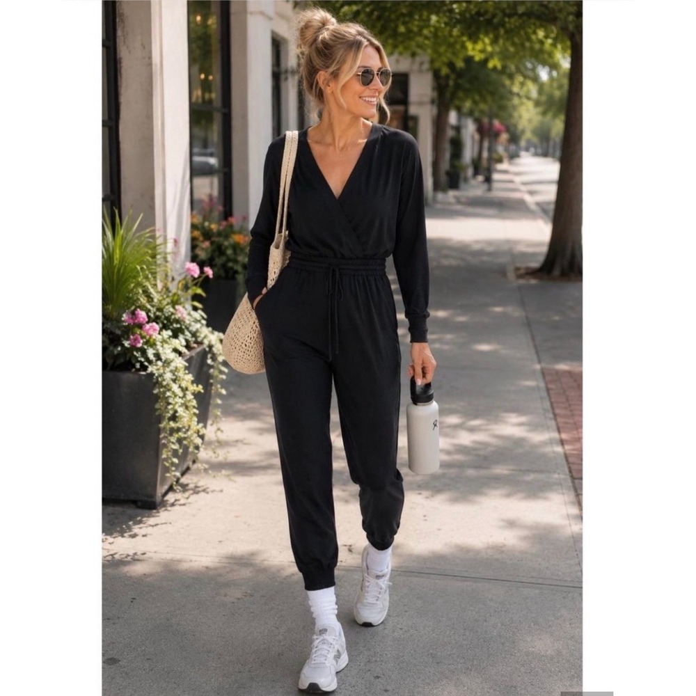 Beyond Yoga Women's Cozy Fleece Overlapping Jumpsuit Black Sz L